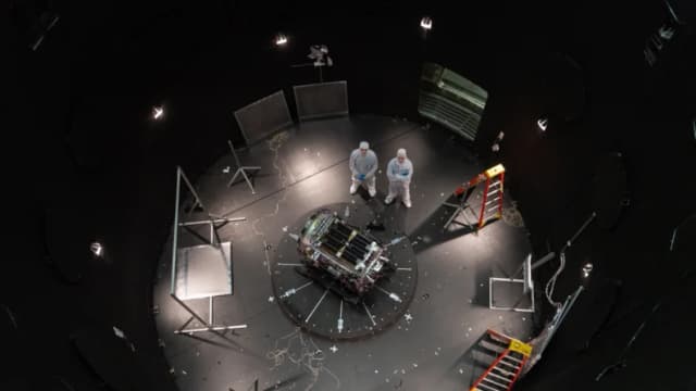 NASA lanza audaz misión robótica para salvar al telescopio Swift de caer a la Tierra