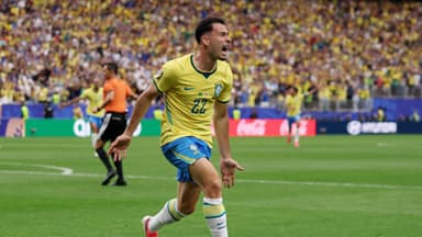Brasil supera el miedo y vence 2-1 a Japón con un gol agónico