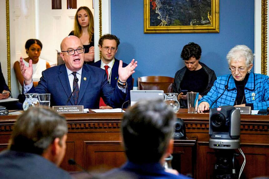 Comité de la Cámara avanza proyecto anual de defensa con la Ley SAVE America adjunta
