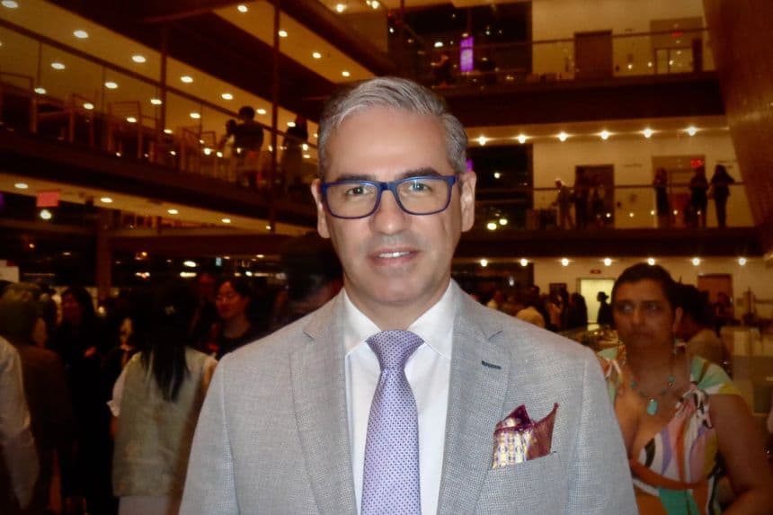 Defensor de derechos humanos: Shen Yun "protege la cultura china y la humanidad"