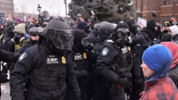 Juez suspende ley de Virginia que prohíbe a agentes del ICE usar elementos que cubran sus rostros