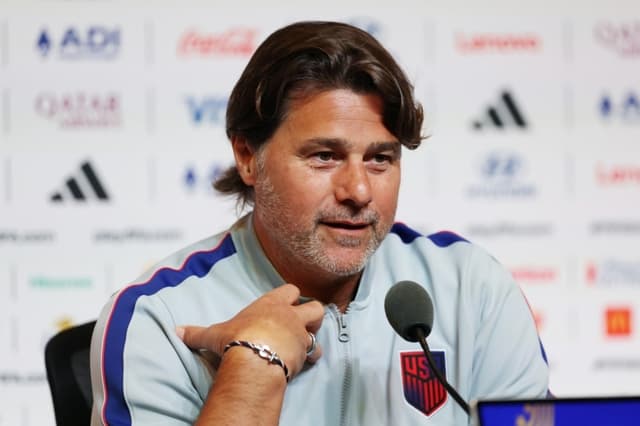 Mauricio Pochettino, entrenador de la selección de Estados Unidos, habla durante la conferencia de prensa celebrada en el Estadio del Área de la Bahía de San Francisco, en Santa Clara, California, el 30 de junio de 2026. (Jamie Squire/Getty Images)