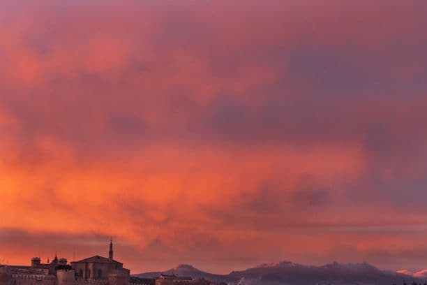 Imagen ilustrativo de un cielo rojo, tras fenómeno del candilazo. (Flickr/ Pedro Mena)