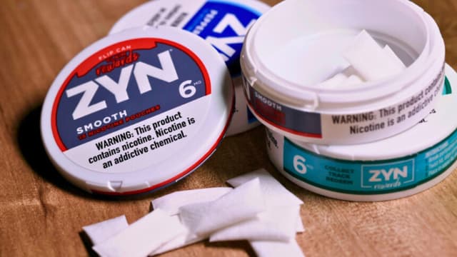 FDA autoriza etiqueta que indica que las bolsitas de nicotina Zyn son menos nocivas que fumar