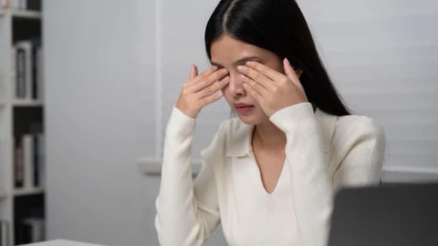 Rutina diaria para aliviar la fatiga ocular y cuidar su vista