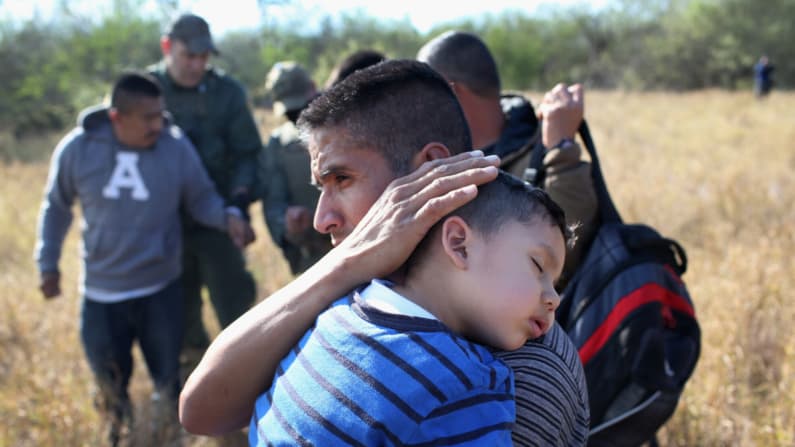 Condenan a prisión a mexicano por traficar a niños sedados con droga hacia EE. UU.
