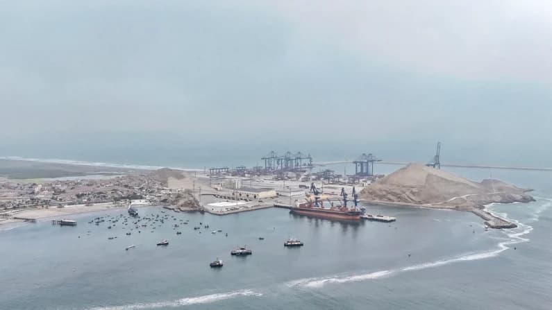 Corte de Perú restablece la supervisión estatal total del puerto de Chancay, de propiedad china