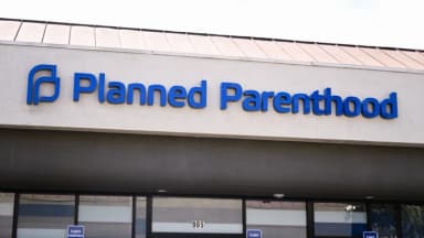 Planned Parenthood recupera fondos de Medicaid tras expirar la prohibición del Congreso