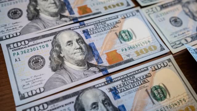 El dólar se fortalece y domina como activo refugio en la primera mitad del año
