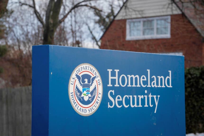 Diez personas detenidas en Los Ángeles por presunta trata sexual, dicen DHS