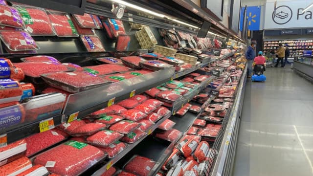 Trump anuncia que Walmart reducirá casi 15% el precio de la carne molida por aniversario de EE. UU.