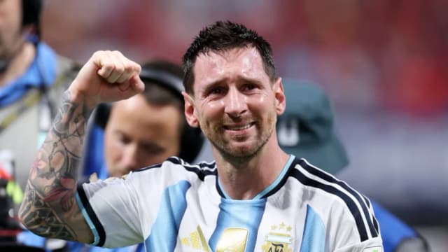 Argentina remonta y vence a Egipto por 3–2