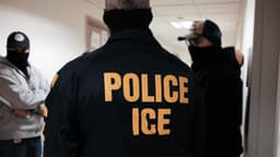 325 personas fueron acusadas de delitos relacionados con la inmigración en Operación "Take Back America"