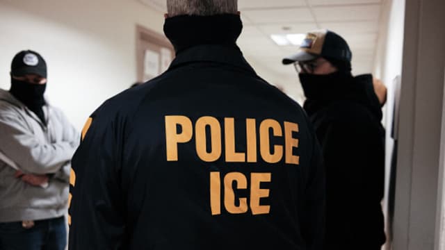 325 personas fueron acusadas de delitos relacionados con la inmigración en Operación "Take Back America"