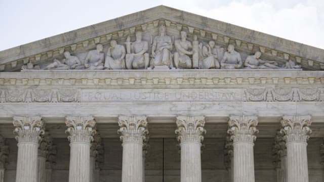 Corte Suprema amplía el poder ejecutivo en fallos sobre medidas de Trump