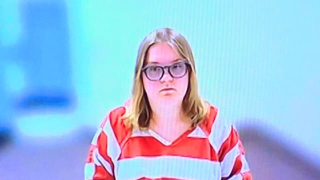 Madre presuntamente asfixió a sus gemelos, cuya muerte atribuyó a las vacunas: documento