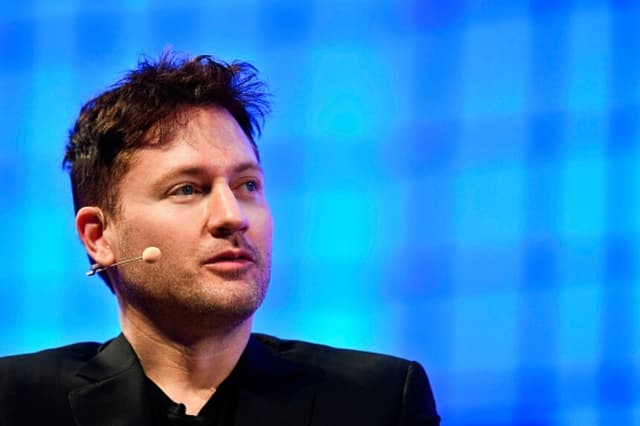 Bryan Johnson, fundador de Kernel, durante una entrevista en la Web Summit de Lisboa el 7 de noviembre de 2017. (Patricia de Melo Moreira/AFP vía Getty Images).