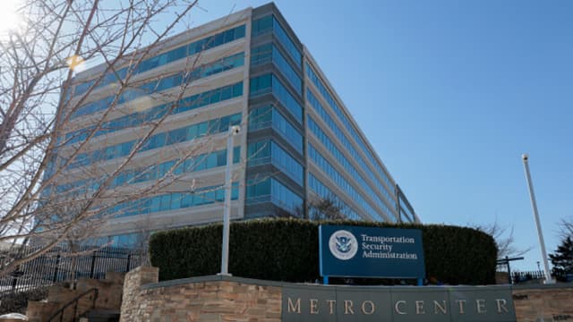 Juez federal ordena al DHS no acatar otro fallo sobre base de datos SAVE