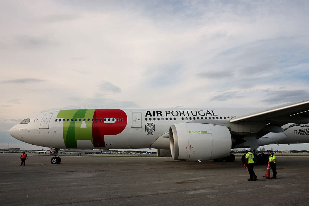 Un avión de TAP Air Portugal, en West Palm Beach, Florida, el 12 de junio de 2026. (PATRICIA DE MELO MOREIRA / AFP vía Getty Images)