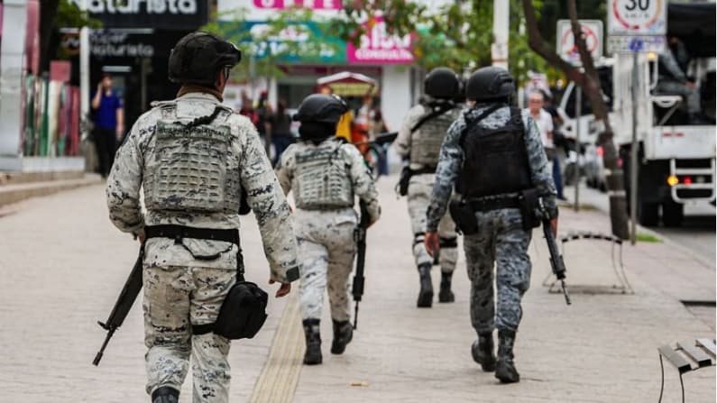 Militares de México matan a presunto cabecilla de "Los Chapitos" y capturan a otros cuatro