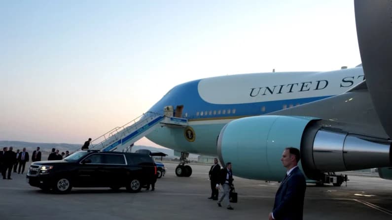 Trump abandonó Turquía en el antiguo Air Force One como parte de un operativo de seguridad