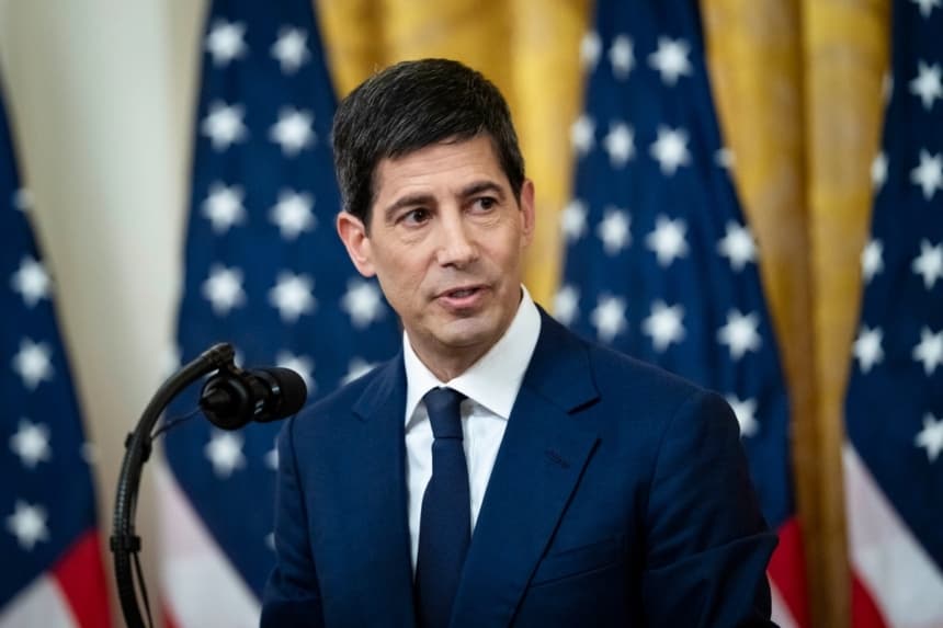 El presidente de la Reserva Federal, Kevin Warsh, pronuncia un discurso en la Casa Blanca el 22 de mayo de 2026. (Madalina Kilroy/The Epoch Times)
