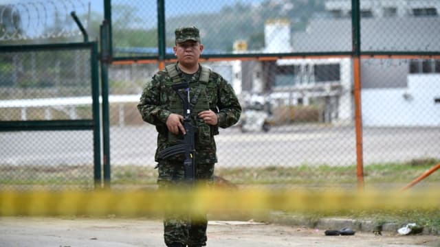 Tres heridos tras un ataque con explosivos en un aeropuerto del noreste de Colombia