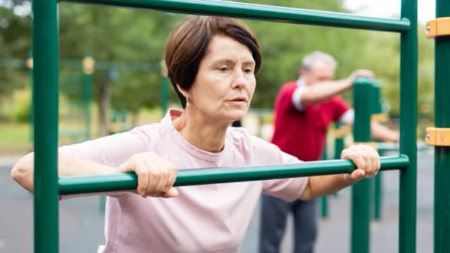 Tan solo 4 minutos de ejercicio diario mejora la funcionalidad en adultos mayores
