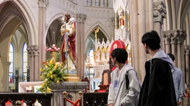 Crece la presencia de campañas políticas de Beijing en templos católicos