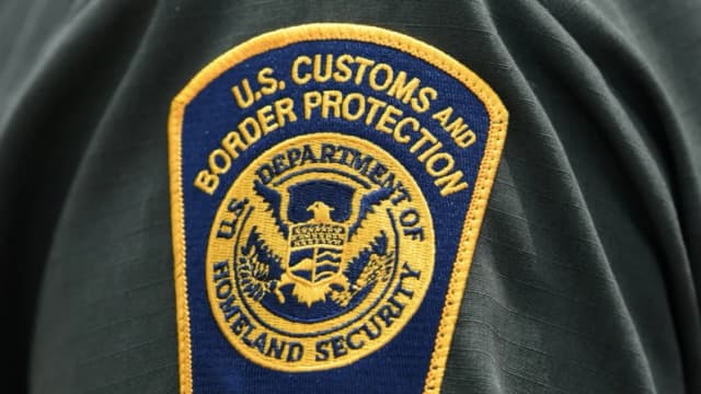 La CBP detiene a un hombre en la frontera de EE. UU. en Texas vinculado a un delito sexual contra un menor
