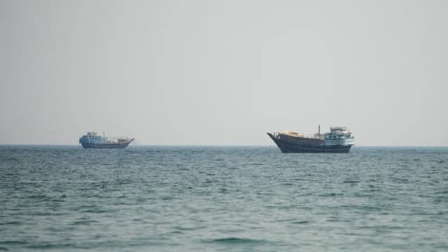 Misiles iraníes impactan petroleros de Emiratos Árabes y dejan un muerto en Ormuz