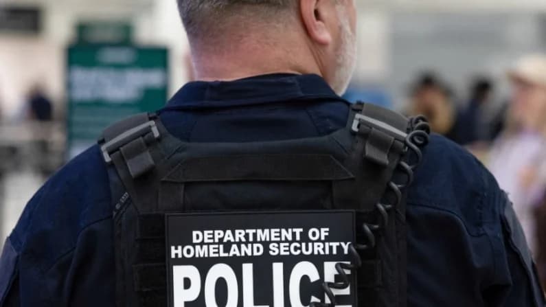 Rescatan a 8 niños desaparecidos en Kansas City durante operación relacionada con el Mundial: DHS