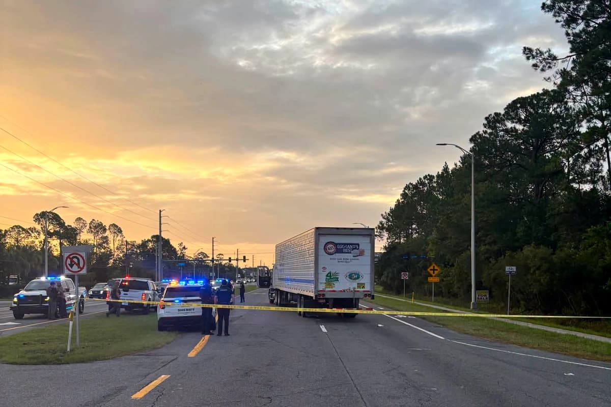 Los carriles en dirección este de la SR 16 entre Outlet Mall Boulevard e Inman Road en St. Augustine, Florida, están cerrados tras una colisión fatal, 14 de julio de 2026. (Oficina del Sheriff del Condado de St. Johns vía AP).