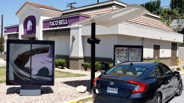 Taco Bell retira algunos productos por precaución ante brote de cyclosporiasis