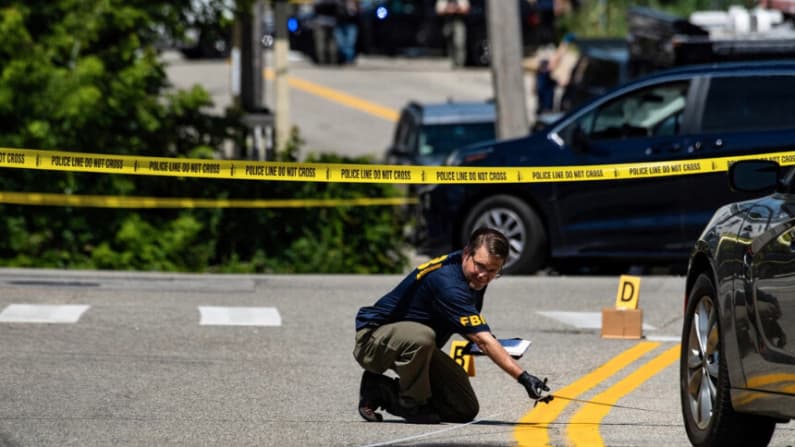 Trump dice que ICE debería reanudar las detenciones de tráfico tras un mortal enfrentamiento en Maine