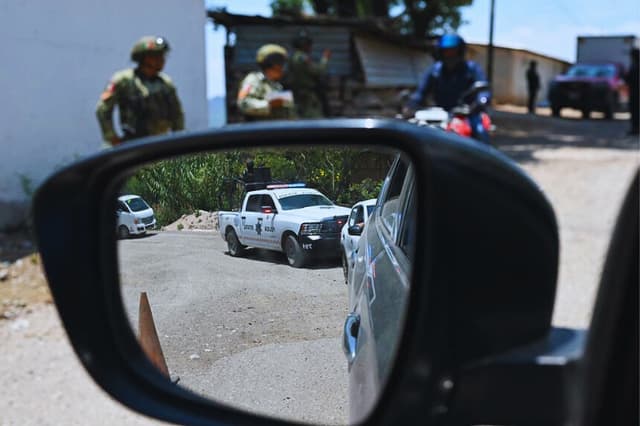 Un camión de la policía estatal, en el estado de Guerrero, México, el 19 de mayo de 2026. (YURI CORTEZ / AFP vía Getty Images)