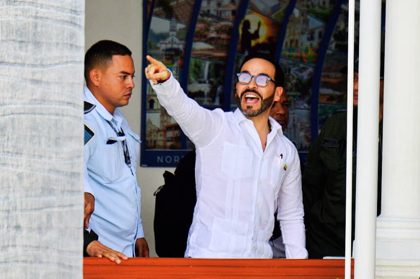 El presidente electo de Colombia, Abelardo de La Espriella, llega a la sede de la Gobernación del departamento de Norte de Santander, en Cúcuta (Colombia), el 8 de julio de 2026. (Foto de Schneyder MENDOZA / AFP vía Getty Images)