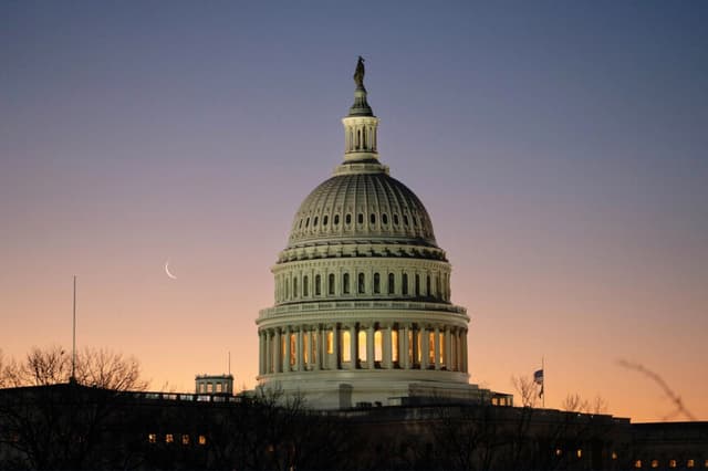 El edificio del Capitolio de EE. UU. al amanecer en Washington el 16 de enero de 2025. (Madalina Kilroy/The Epoch Times).