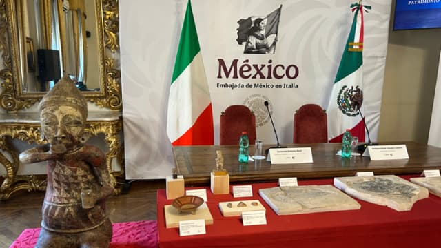 Italia devuelve a México 27 piezas arqueológicas y fósiles de origen precolombino