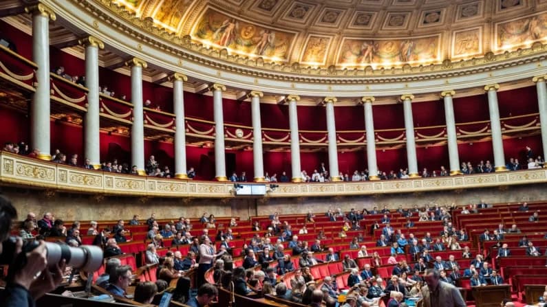 Parlamento francés aprueba proyecto de ley sobre muerte asistida