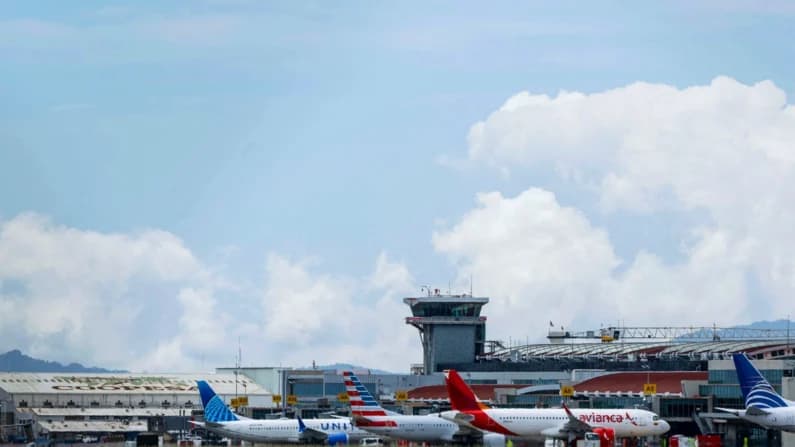 CDC emiten advertencia de viaje para Costa Rica por brote viral