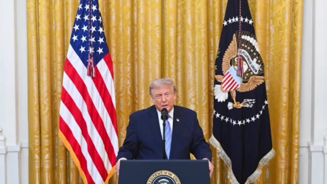 Trump acusa a China de robar 220 millones de archivos de votantes de EE. UU.