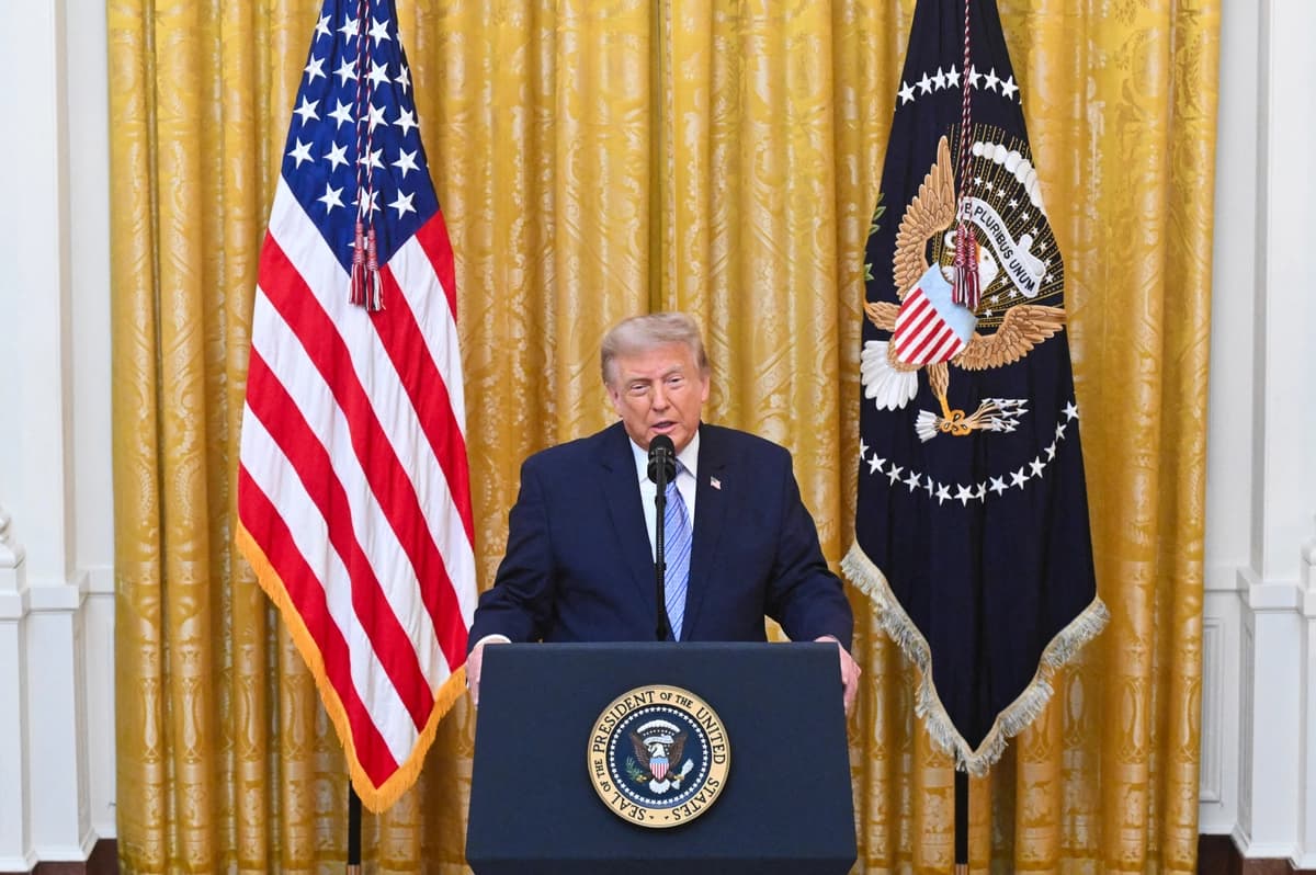 El presidente Donald Trump se dirige a la nación desde el Salón Este de la Casa Blanca el 16 de julio de 2026. (SAUL LOEB / POOL / AFP vía Getty Images).