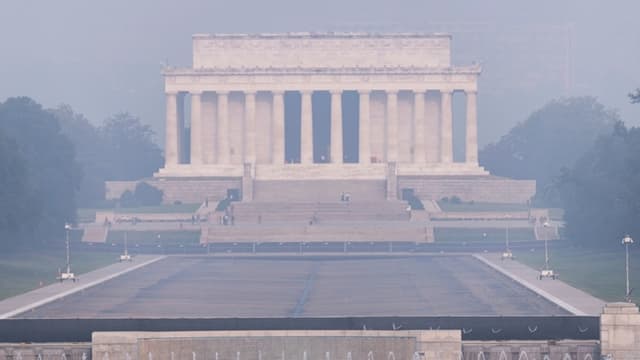 Humo de incendios oscurece el cielo en el norte del Medio Oeste y el noreste de EE. UU.
