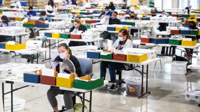 Trump acusa al PCCh de interferencia electoral, analistas ven un giro político hacia China
