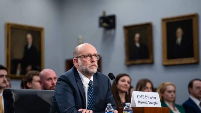Administración Trump no podrá retirar subvenciones por cambio de prioridades, falla un juez
