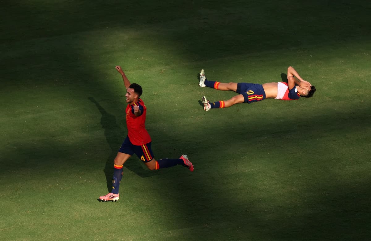 España gana el Mundial con un gol en la prórroga por 1–0 contra Argentina
