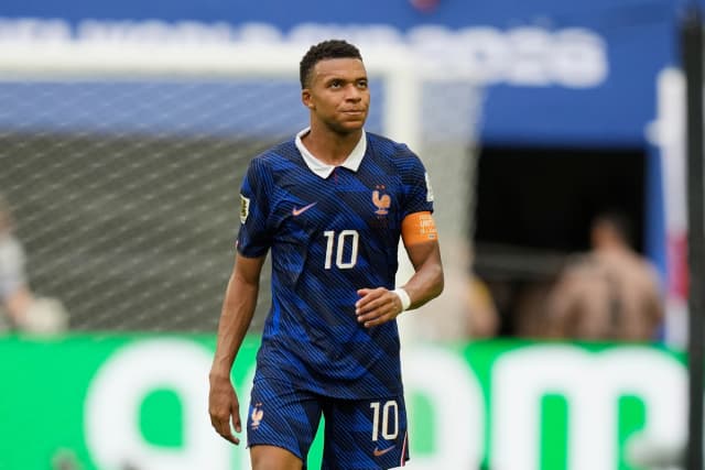 El francés Mbappé se convierte en el primer ganador consecutivo de la Bota de Oro