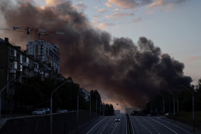 Rusia bombardea la capital de Ucrania con misiles balísticos