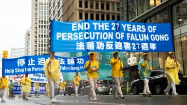 Simpatizantes y practicantes de Falun Gong piden fin a la persecución en China en el 27 aniversario